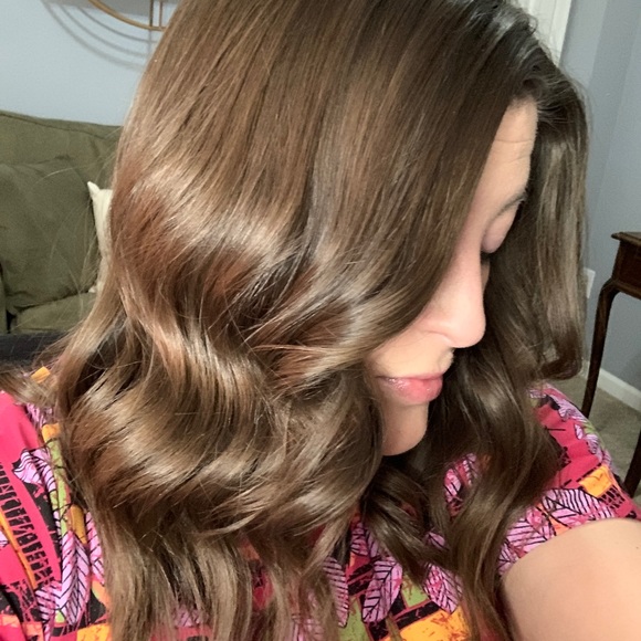 Meet your Posher, Cordie Lee - Picture 2 of 3